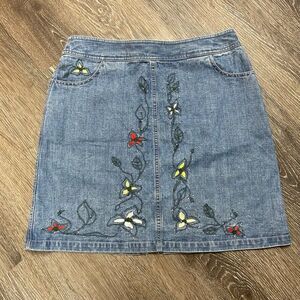 Vintage I.E. Relaxed Denim Jean Light Wash Embroidered Beaded Skirt Size 10P